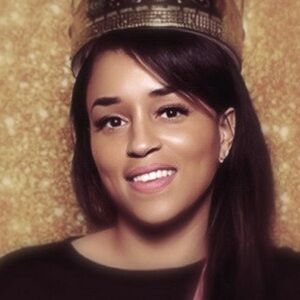Meet your Posher, Adinah